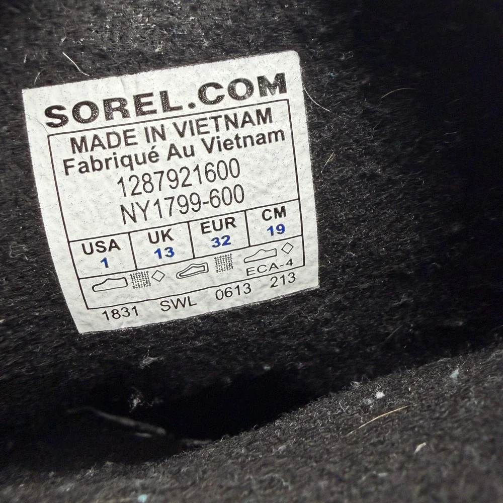 Sorel flurry winter